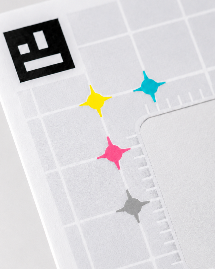 Colour reference markers